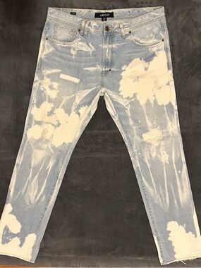AKOO Big Oak Fit Distressed Bleach Jeans 36x34